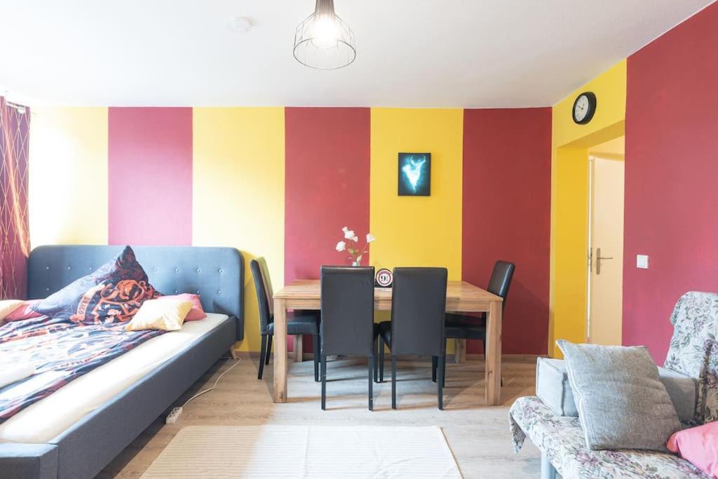 - Magical Harry Potter Apartment In Duisburg - 2 Mins Central Station Hbf - Kingsize Bed & Netflix - Ngoại thất bức ảnh