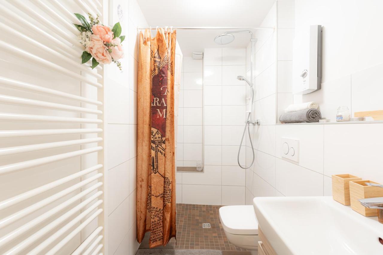 - Magical Harry Potter Apartment In Duisburg - 2 Mins Central Station Hbf - Kingsize Bed & Netflix - Ngoại thất bức ảnh