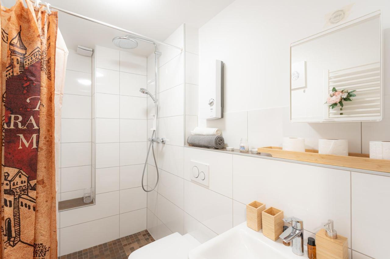 - Magical Harry Potter Apartment In Duisburg - 2 Mins Central Station Hbf - Kingsize Bed & Netflix - Ngoại thất bức ảnh